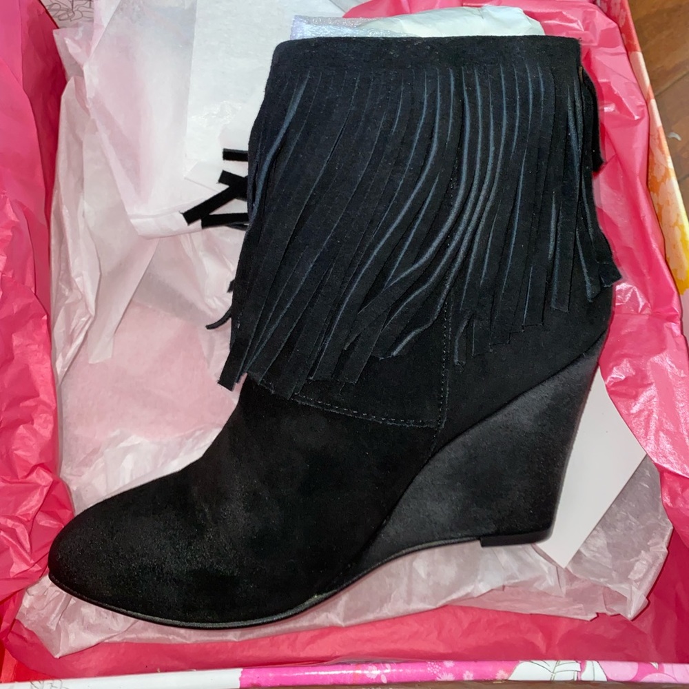 Chinese Laundry Women's
Fringe Leather Ankle Boots
Wedge Heel Bootie
